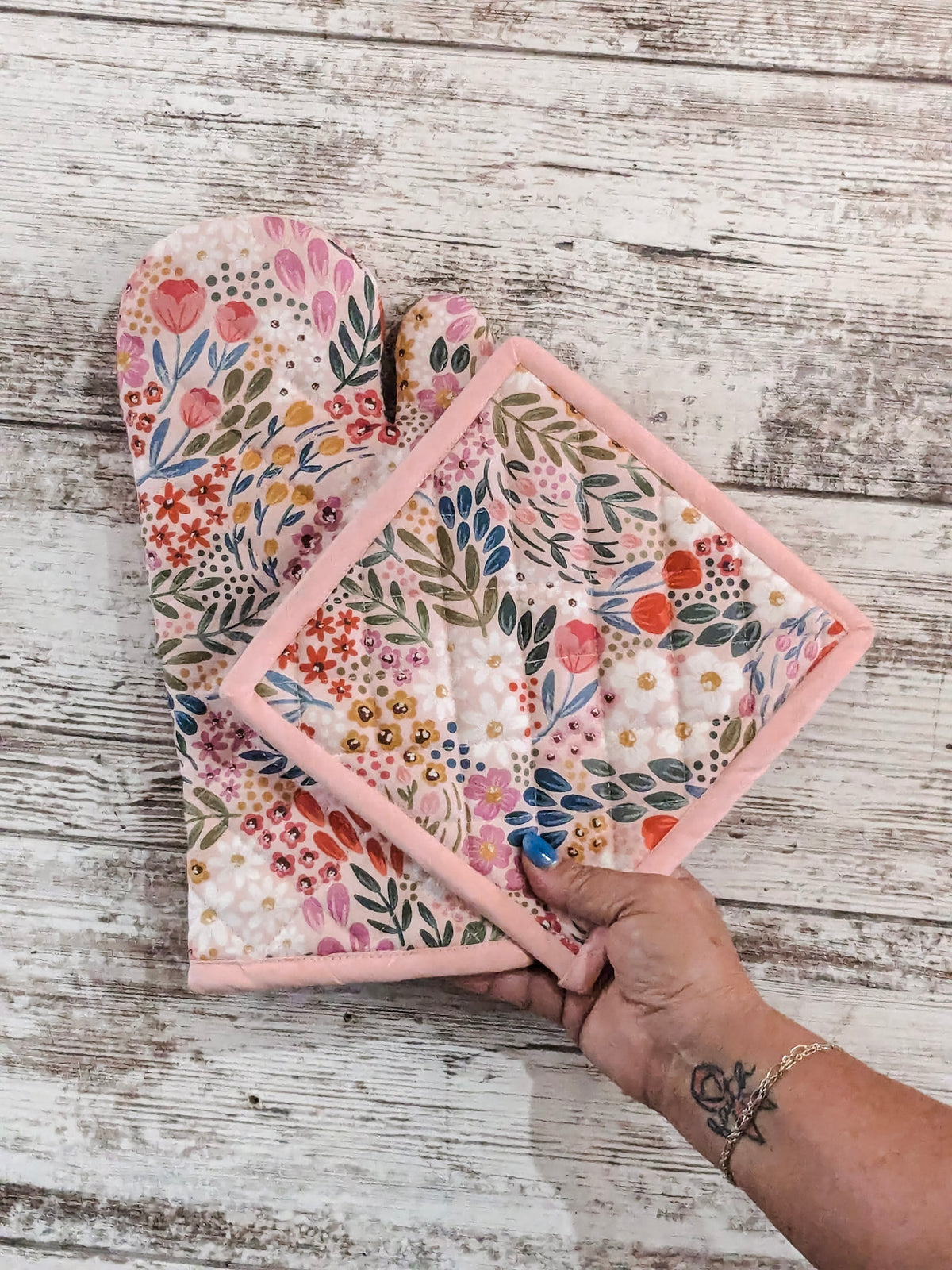 Oven Mitt and Potholder Set